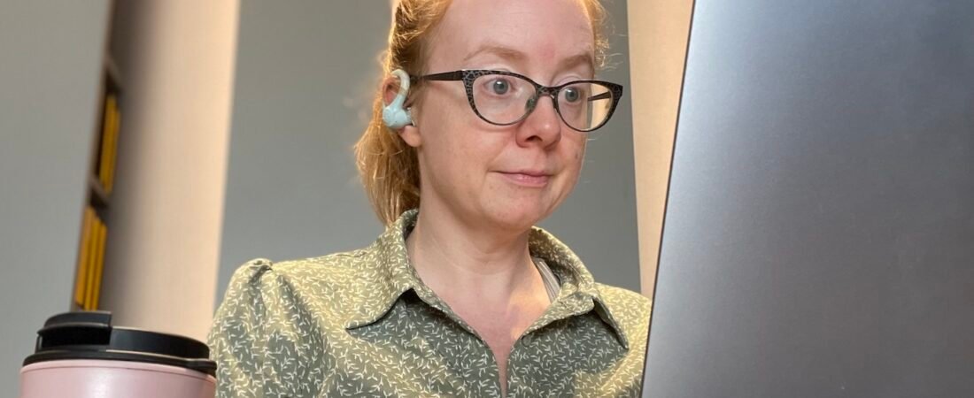 Lisa working on a computer